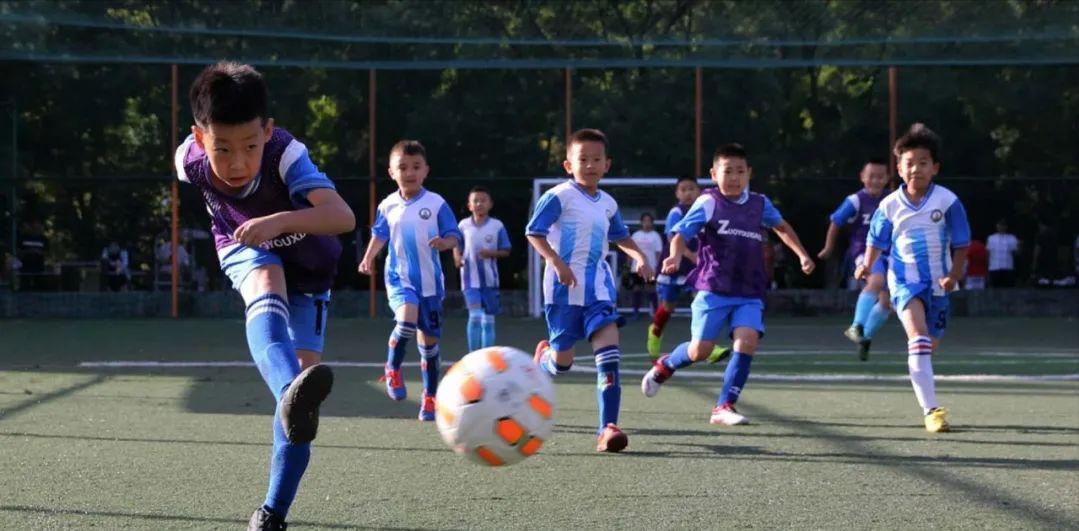 6岁孩子足球练习什么最重要,孩子练足球具备哪些条件