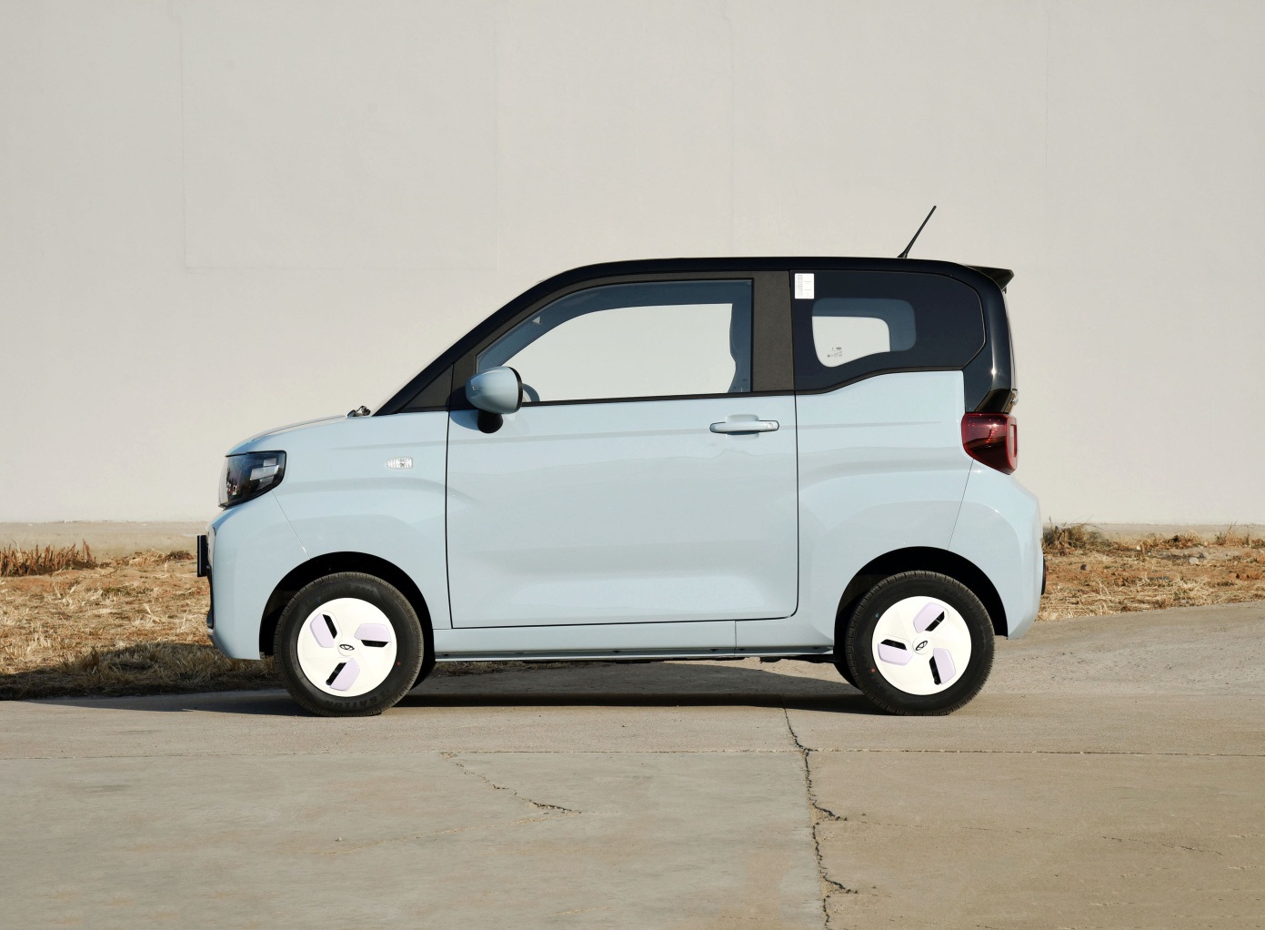 买奇瑞qq冰淇淋0首付,奇瑞qq冰淇淋和五菱宏光mini对比