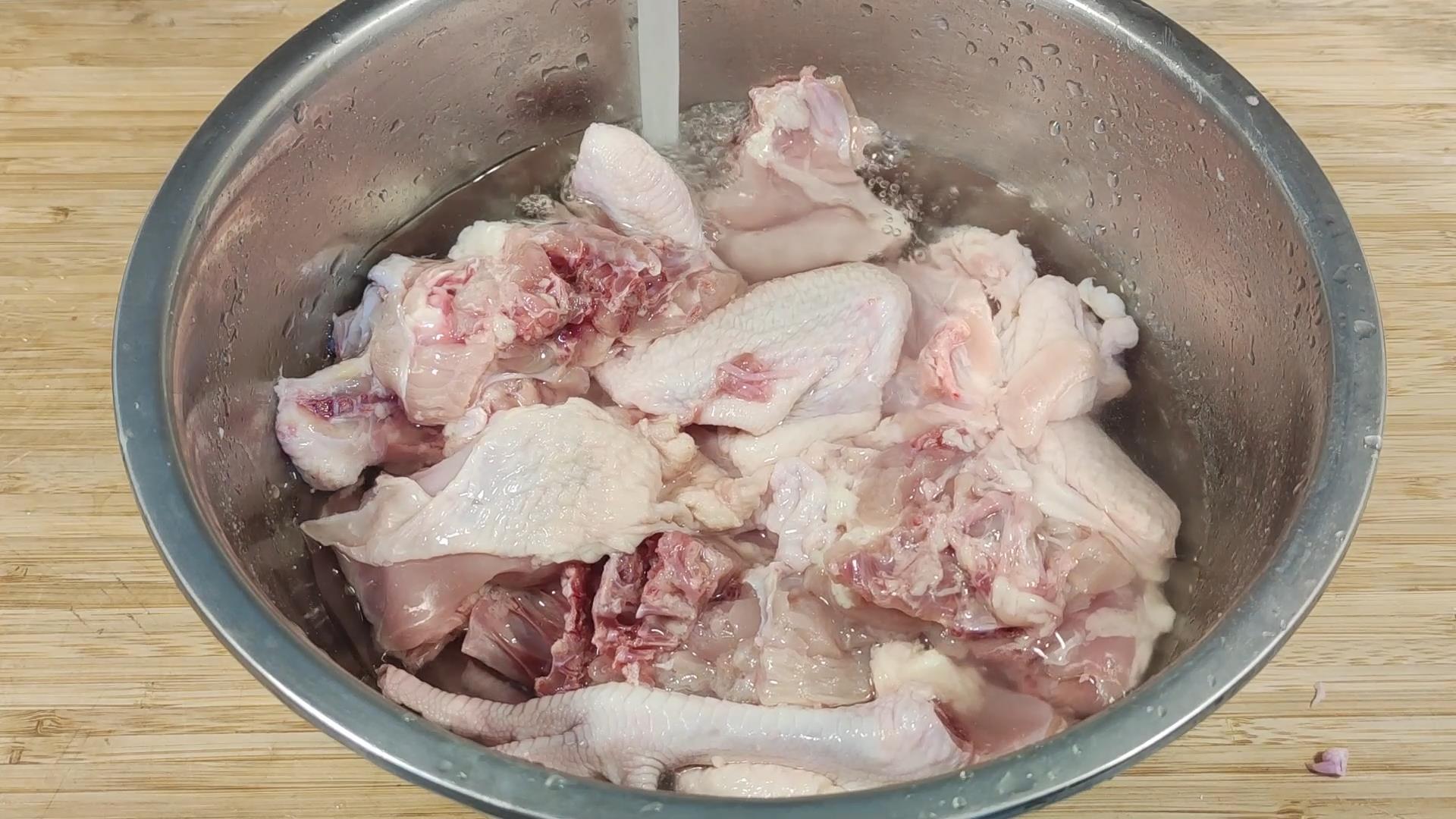 炖鸡汤的正确做法放什么,炖鸡汤都放什么料营养又好吃