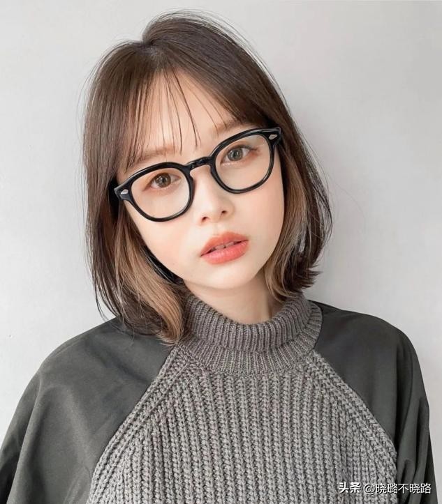 流行女款露耳烫发,2019流行发型中年女烫发