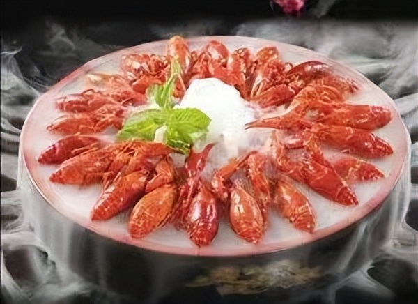 隋潮龙虾季——吃龙虾、喝啤酒