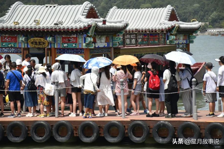 上厕所北京一导游中暑身亡,北京导游中暑身亡