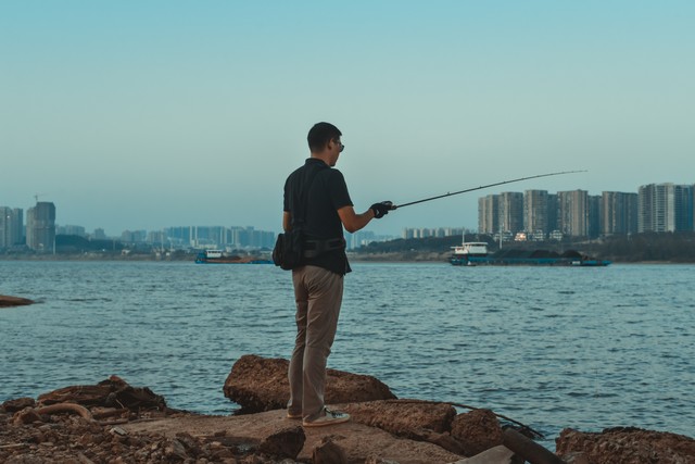 路亚野钓大师被抓,路亚泥鳅钓鱼抓到了会怎么样