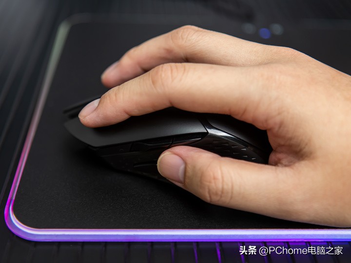 雷柏双模无线充电rgb游戏鼠标上市,一款随心所欲的高效鼠标雷柏v330