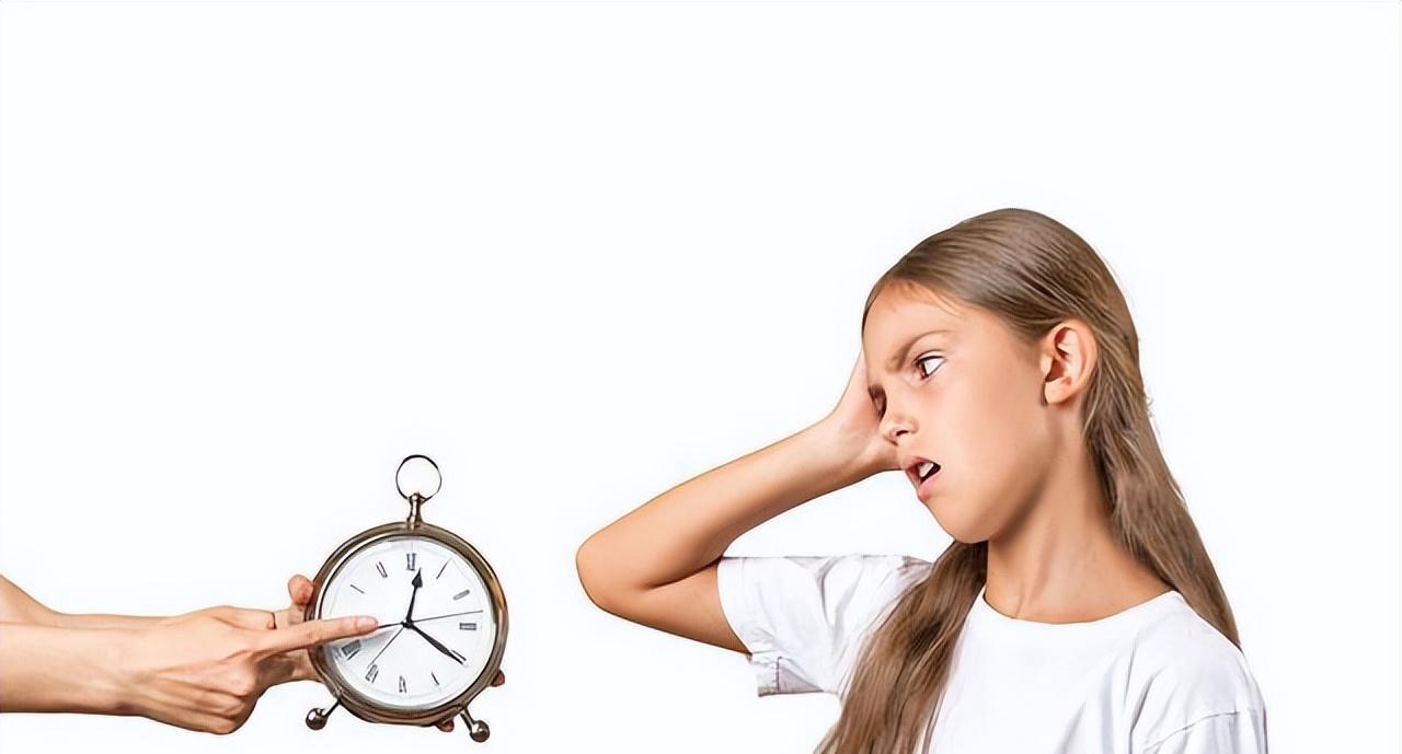 孩子太磨蹭比催更管用的5个办法,孩子爱磨蹭不自律家长应该怎么做