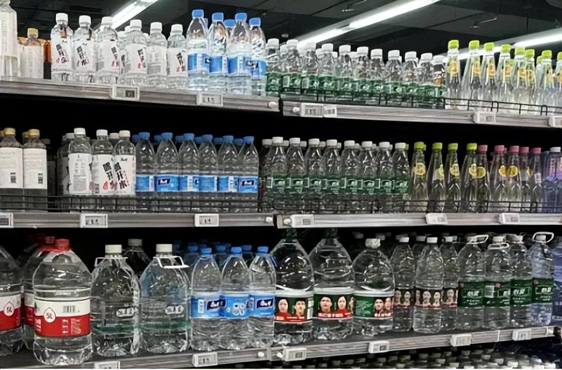 恒大冰泉，花60亿打广告亏了40亿元，无奈溃败离场