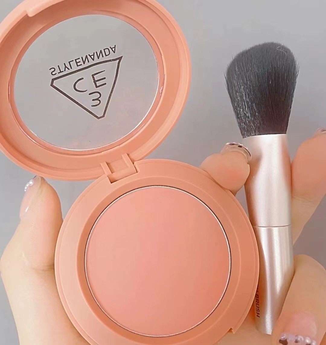 素颜白开水妆容教程,怎么打造清透的妆容