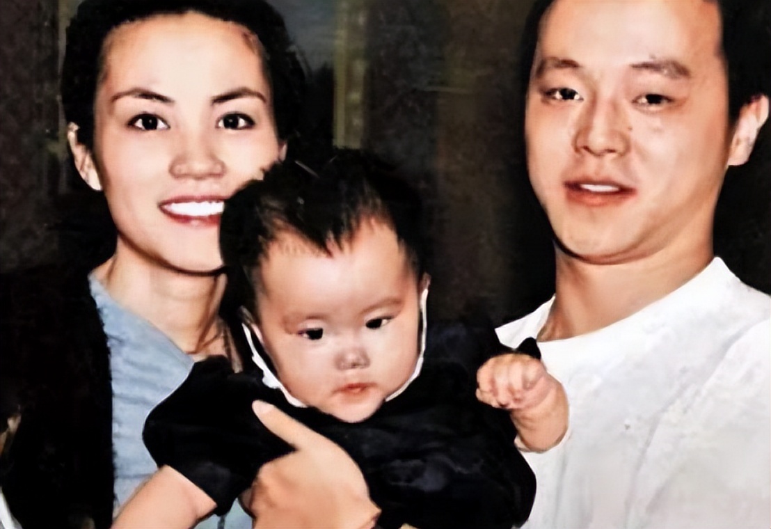 47岁王菲为何看上37岁的谢霆锋,为什么谢霆锋对王菲情有独钟