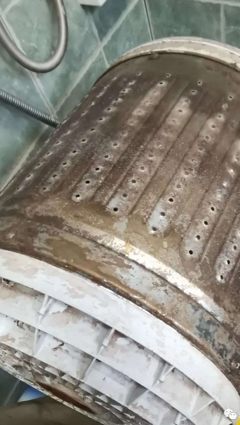 洗衣机甩干不好用，给他换个离合器，结果还是不行，只能扔了