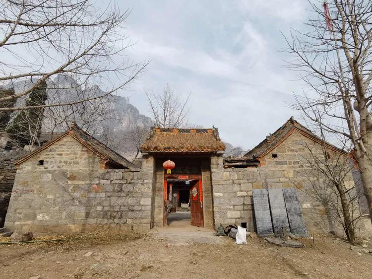 绝壁大梯白云寺,徒步白云寺