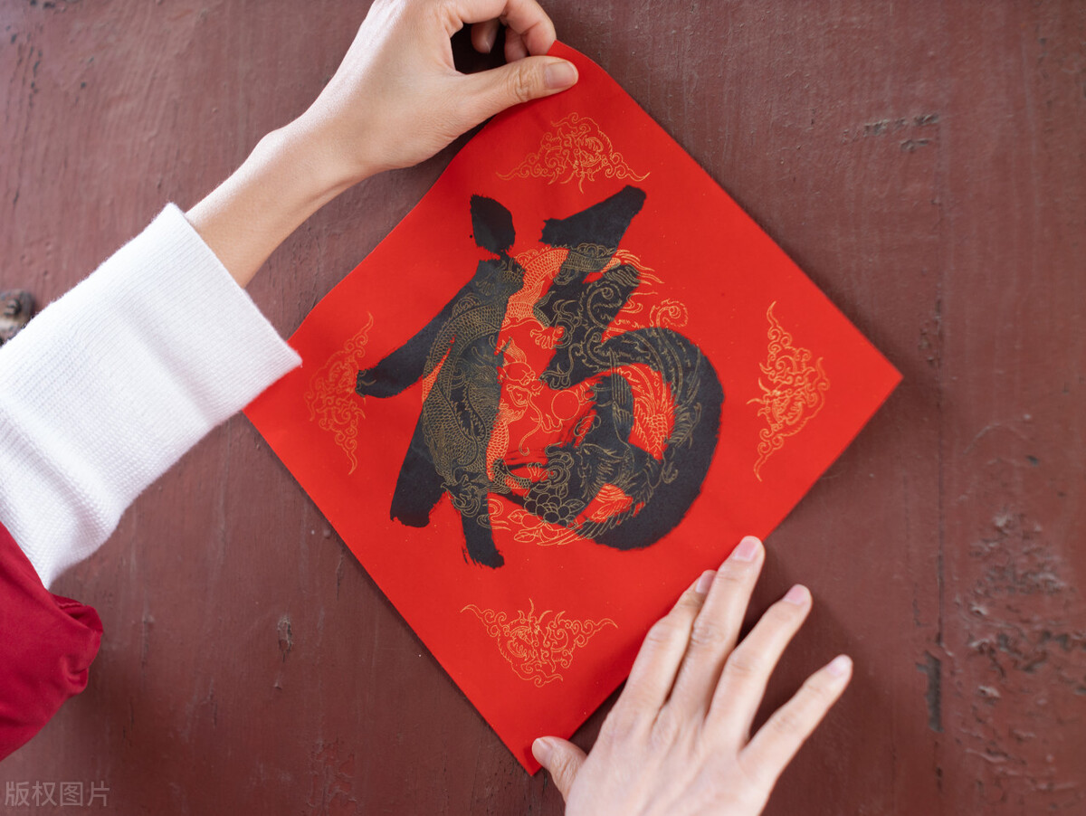 下周除夕，春节贴对联有讲究，这“4点”要了解，老传统别丢