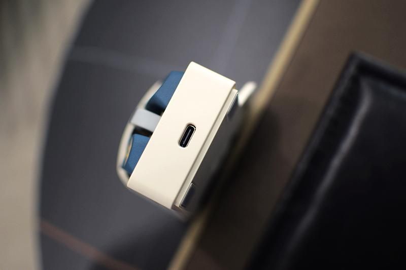 洛斐小翘鼠标开箱体验,洛斐小翘鼠标和g304对比