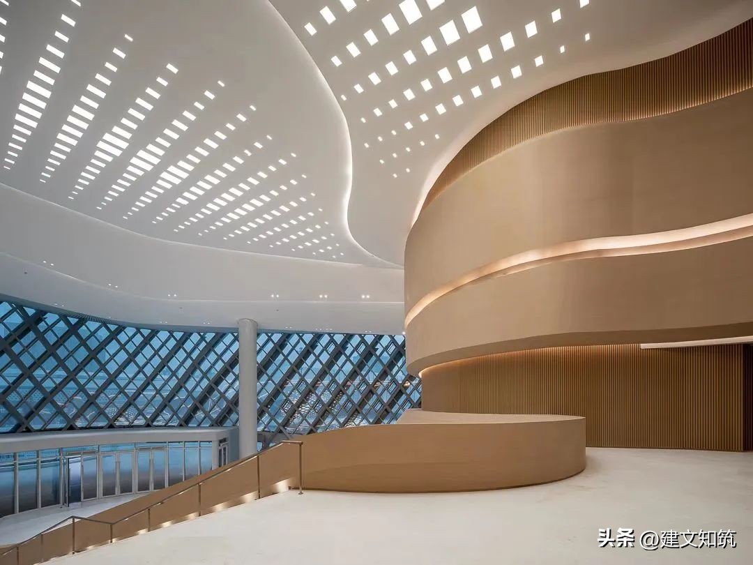 重庆龙兴体育场足球场,成都龙兴足球场