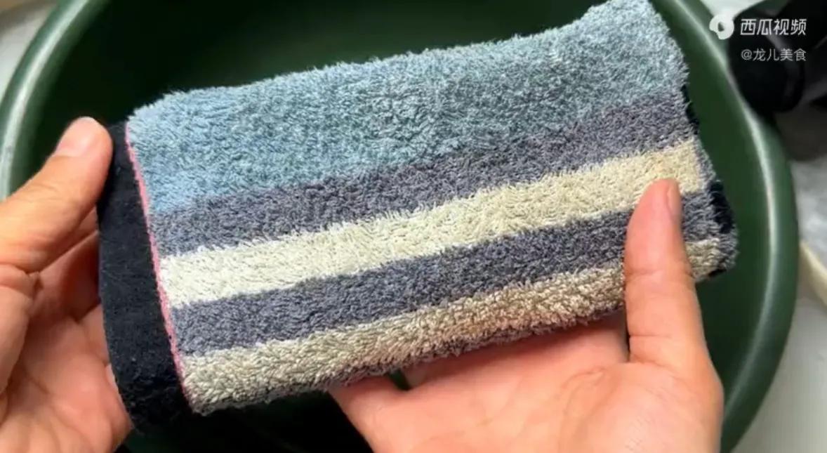 怎么洗毛巾洗的干净不用白醋,怎么清洗毛巾不用洗衣液