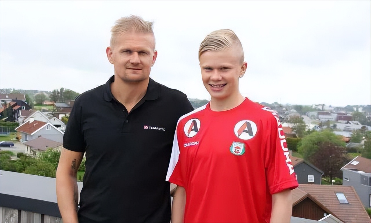 哈兰德父亲因伤退役，他如何培养出了球王接班人？