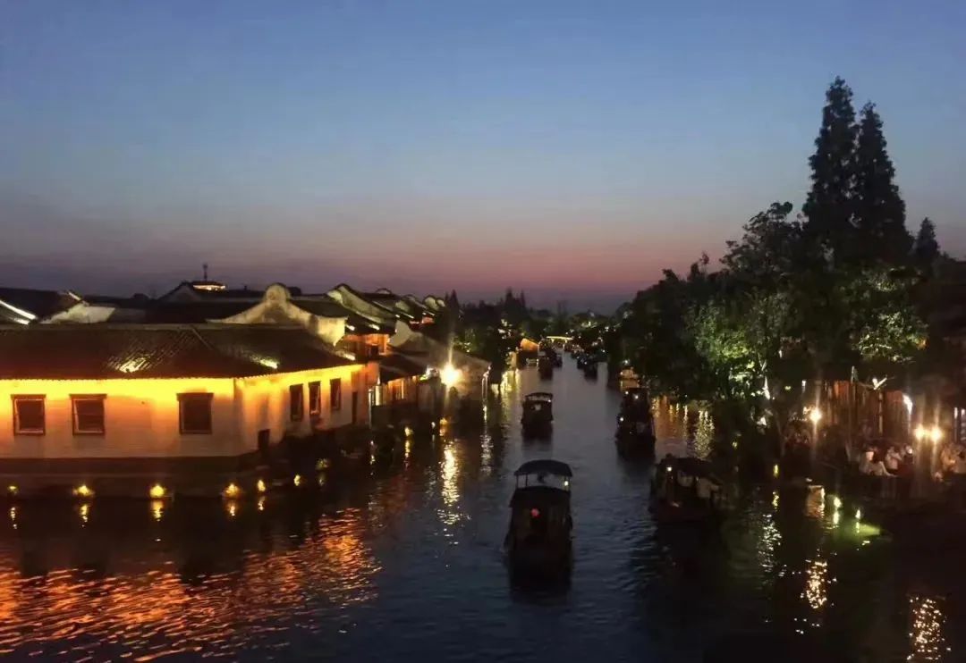 怎么在假期变霸气高冷,学生假期变胖校服穿不上了