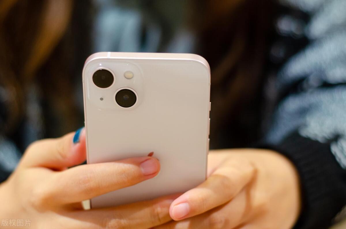 14岁少年打妈妈父亲的处理,十岁孩子被父亲打了报警了