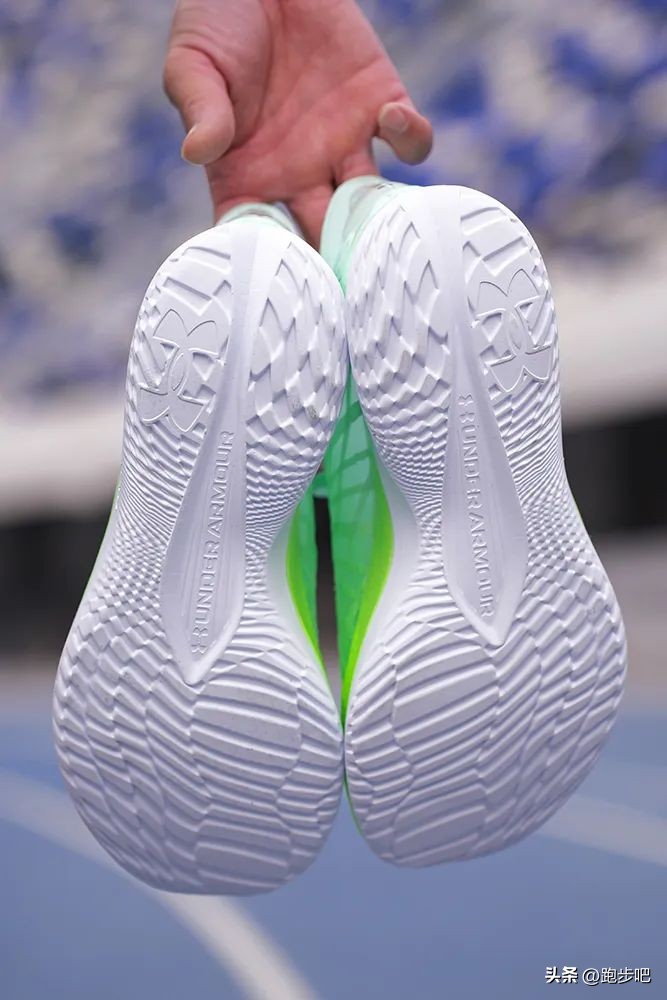 uaflowvelocitise跑鞋耐磨测试,uaflowvelocityelite跑鞋