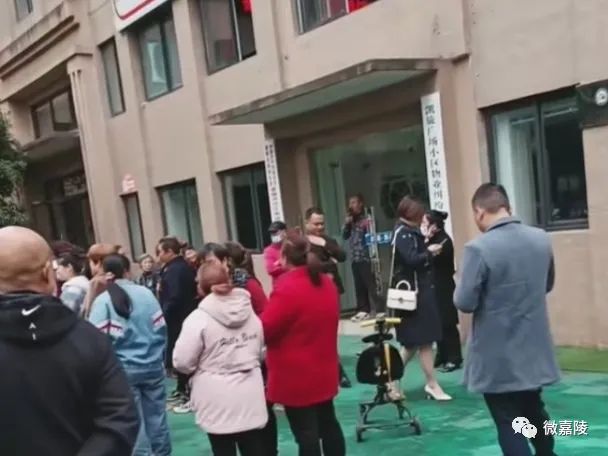 南充：嘉陵区南湖凯旋广场“坚决反对在居住中心建养老院”