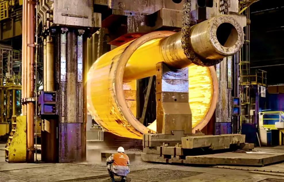 中国目前有几台万吨水压机,大国工匠水压机