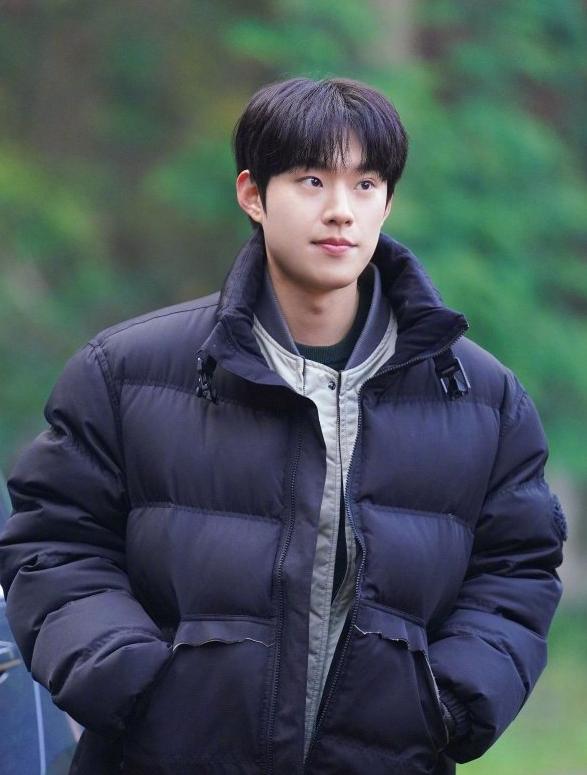 *服私**很会穿的小哥哥金圣喆阳光帅气尽显少年感