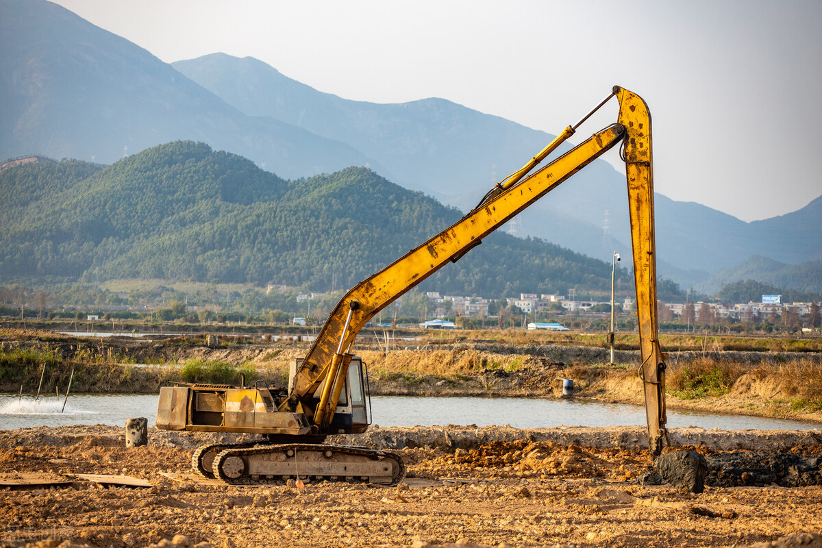 如何避免买二手挖机的坑,买二手挖机需要注意哪些套路
