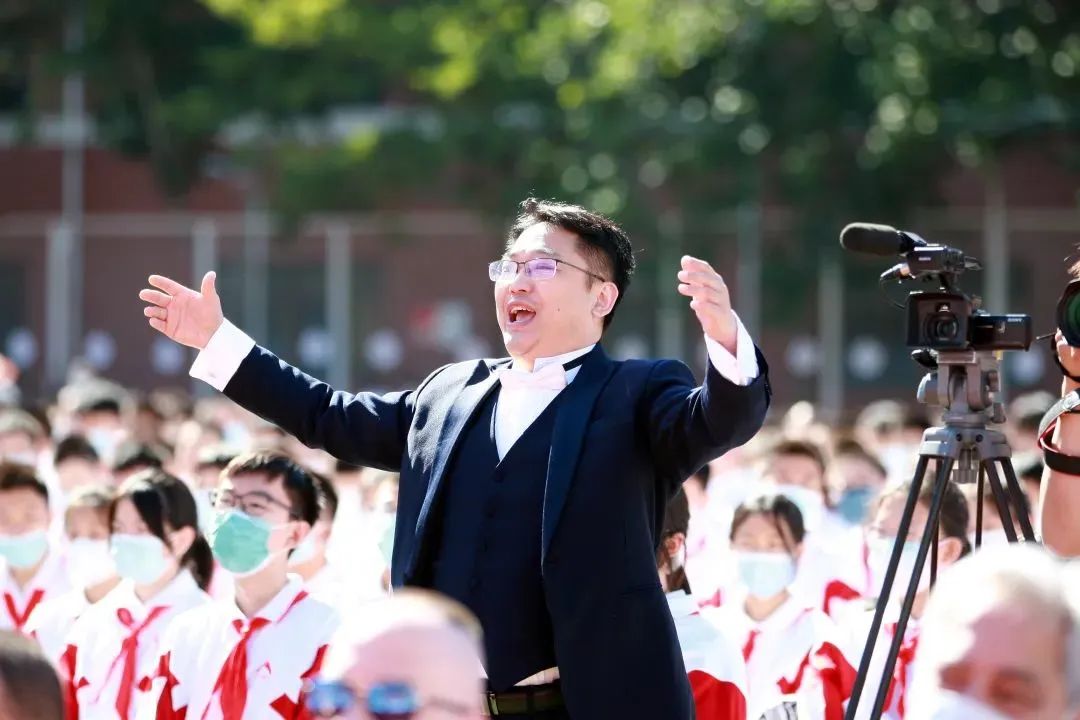 人大附中同学，开学快乐！大中小学思政课一体化建设教育基地揭牌！