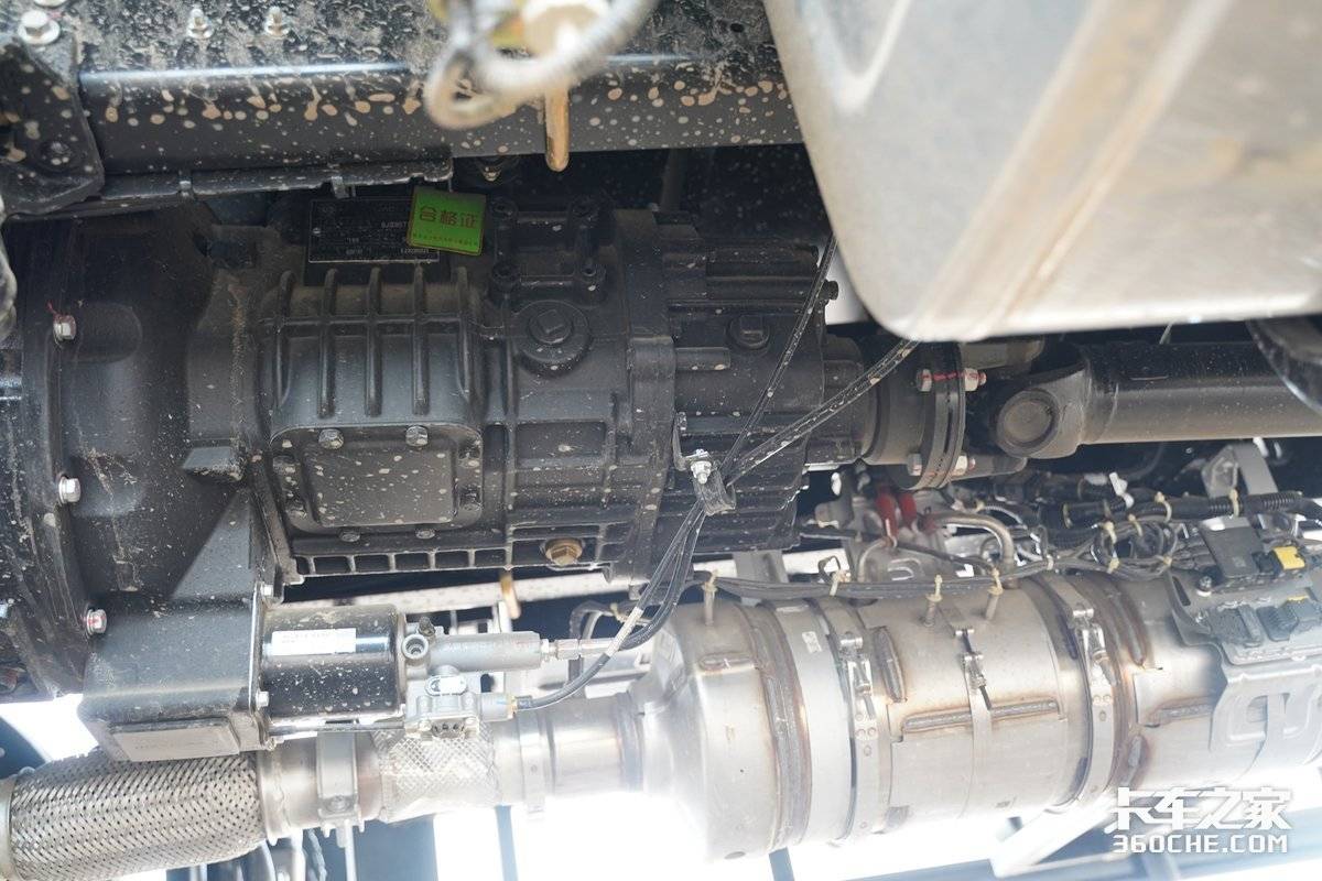 10米大单桥高栏货车,10米货箱单桥车