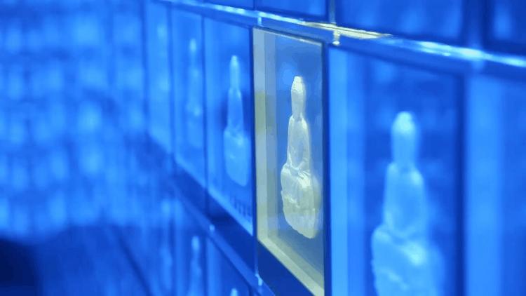 80后女孩记录世界奇葩葬礼，吸粉200万