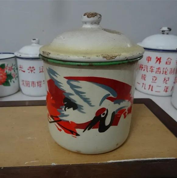 你可还记得黑白电视机上的彩色贴膜？回顾一些八九十年代生活用品