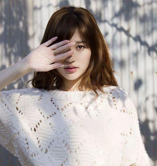 金莎：从“萌甜小妹”成“绯闻女王”，她是怎么一步步走到今天的