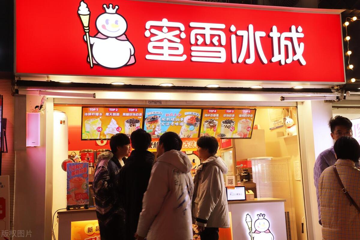 蜜雪冰城回应饮料有蟑螂,蜜雪冰城奶茶里出现蟑螂