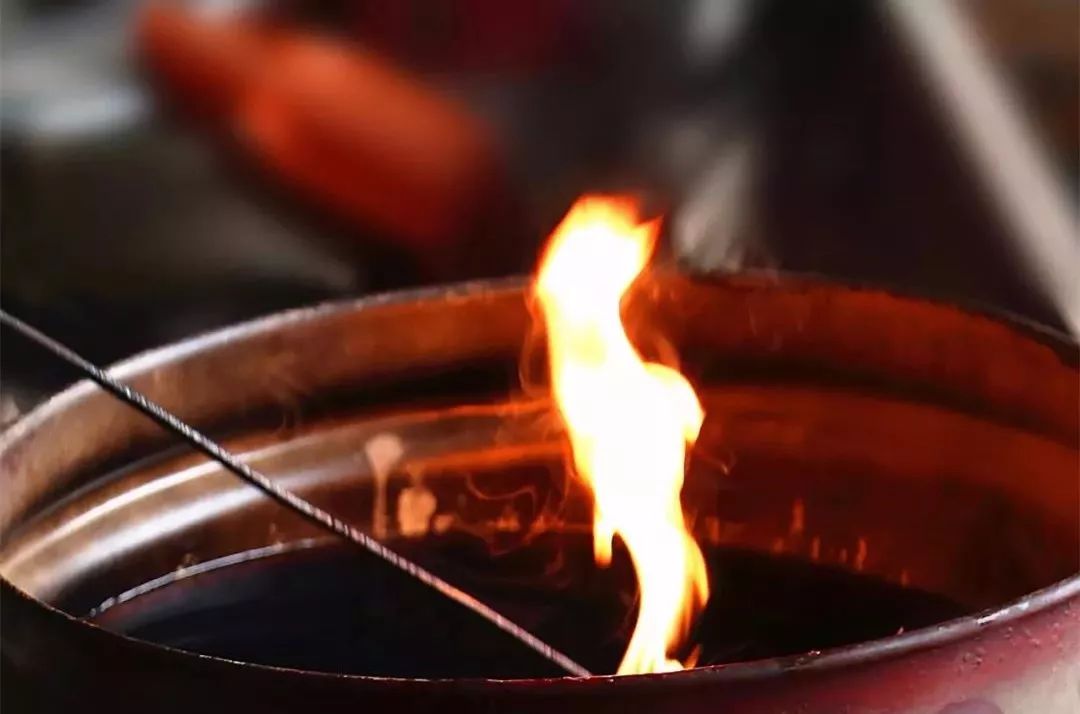 老铁匠手艺大全,老铁匠斧头淬火全过程