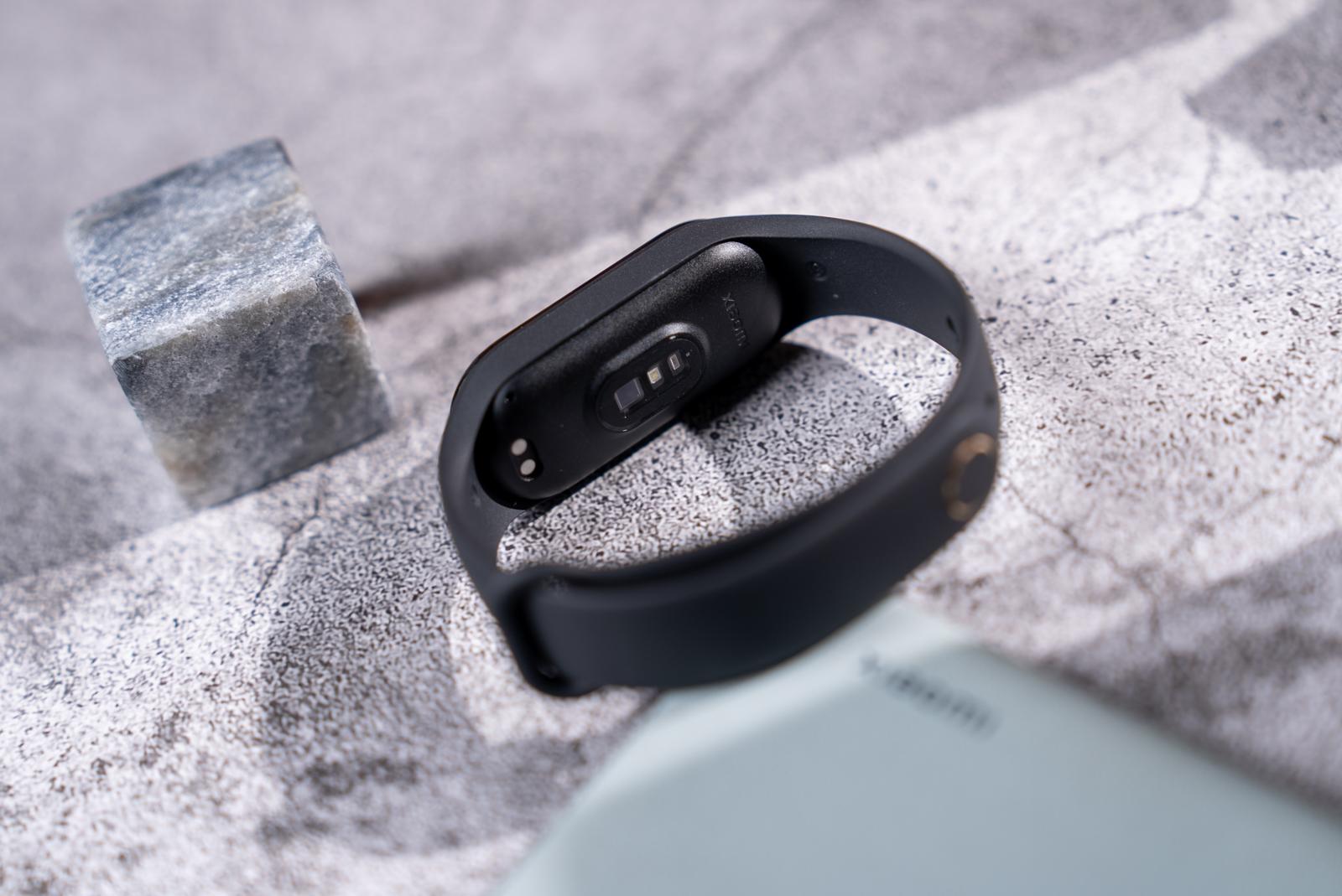 小米手环7nfc华为手环8nfc对比,小米手环7nfc同步微信步数