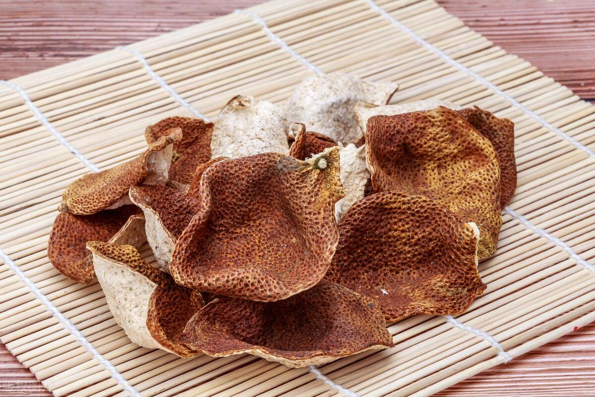 阴囊潮湿，手足心汗，是脾失调，一剂理中汤，十味药20剂治愈