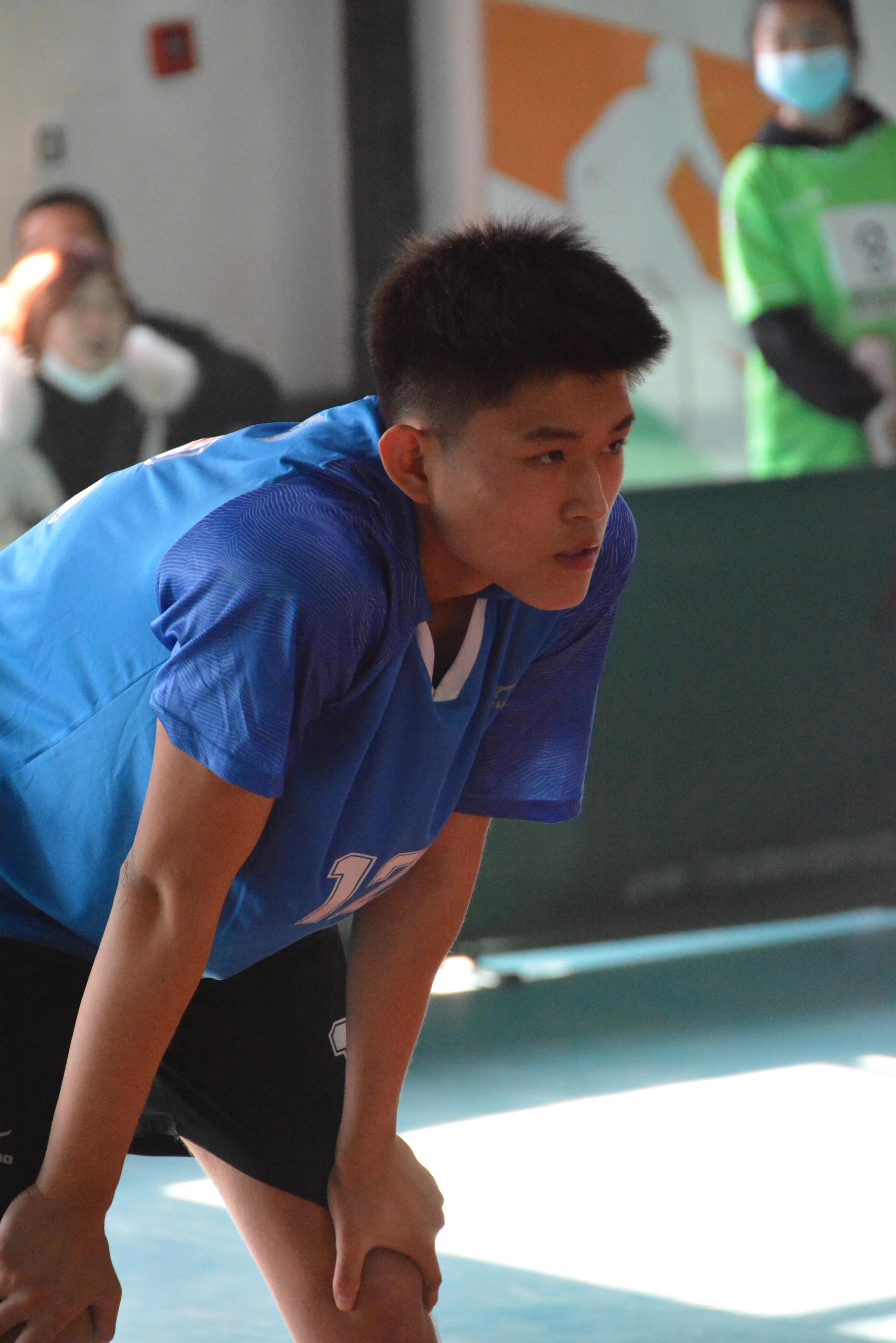 获奖荣誉奖牌,足球冠军领奖碎步庆祝