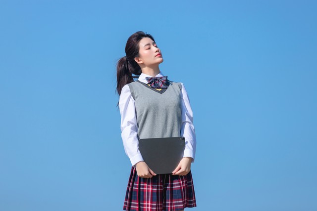 单亲家庭事业失败孩子交不起学费,老公生意不顺该怎么教育