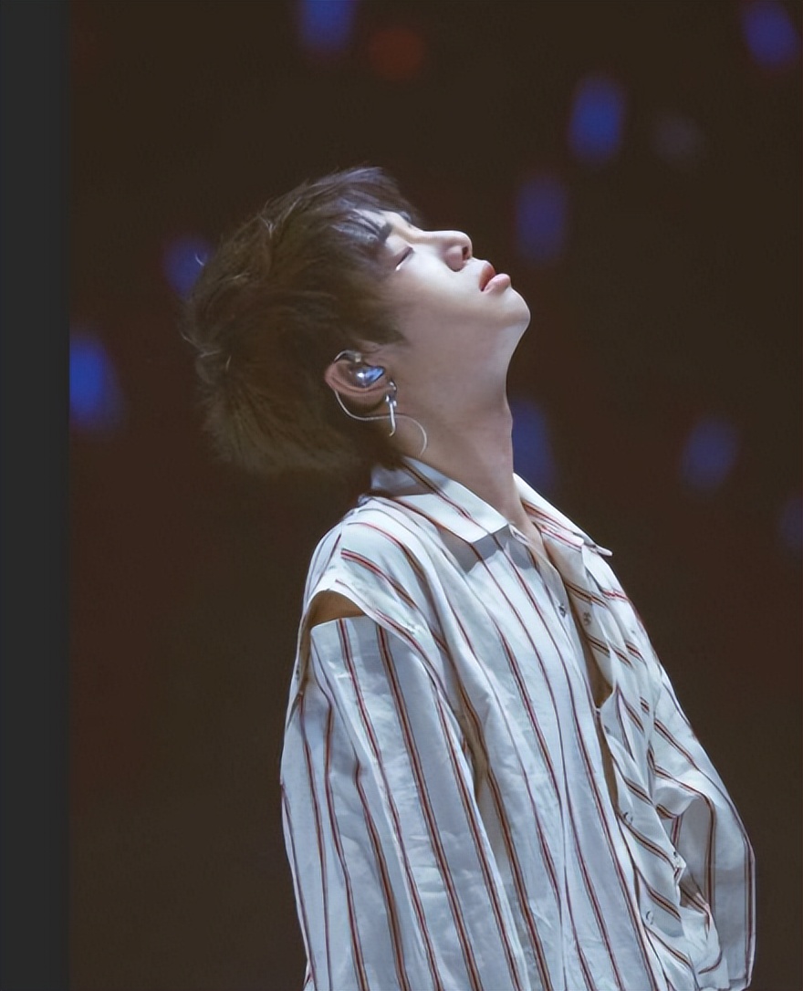 华晨宇被称为法师也还是抢不到票,有人说华晨宇是法师该怎么怼回去