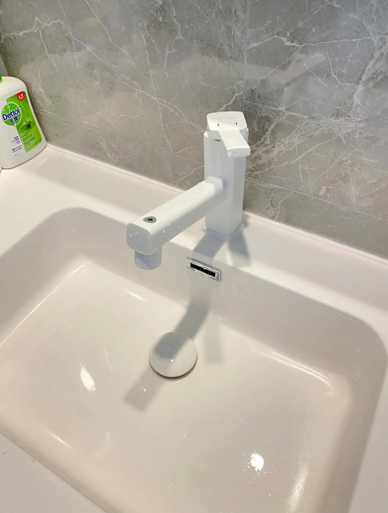 浴室柜是陶瓷一体盆好还是岩板好,网购浴室柜终于安装了