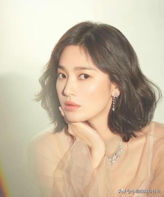 适合头发多的减龄烫发,今年最适合的短头发烫发