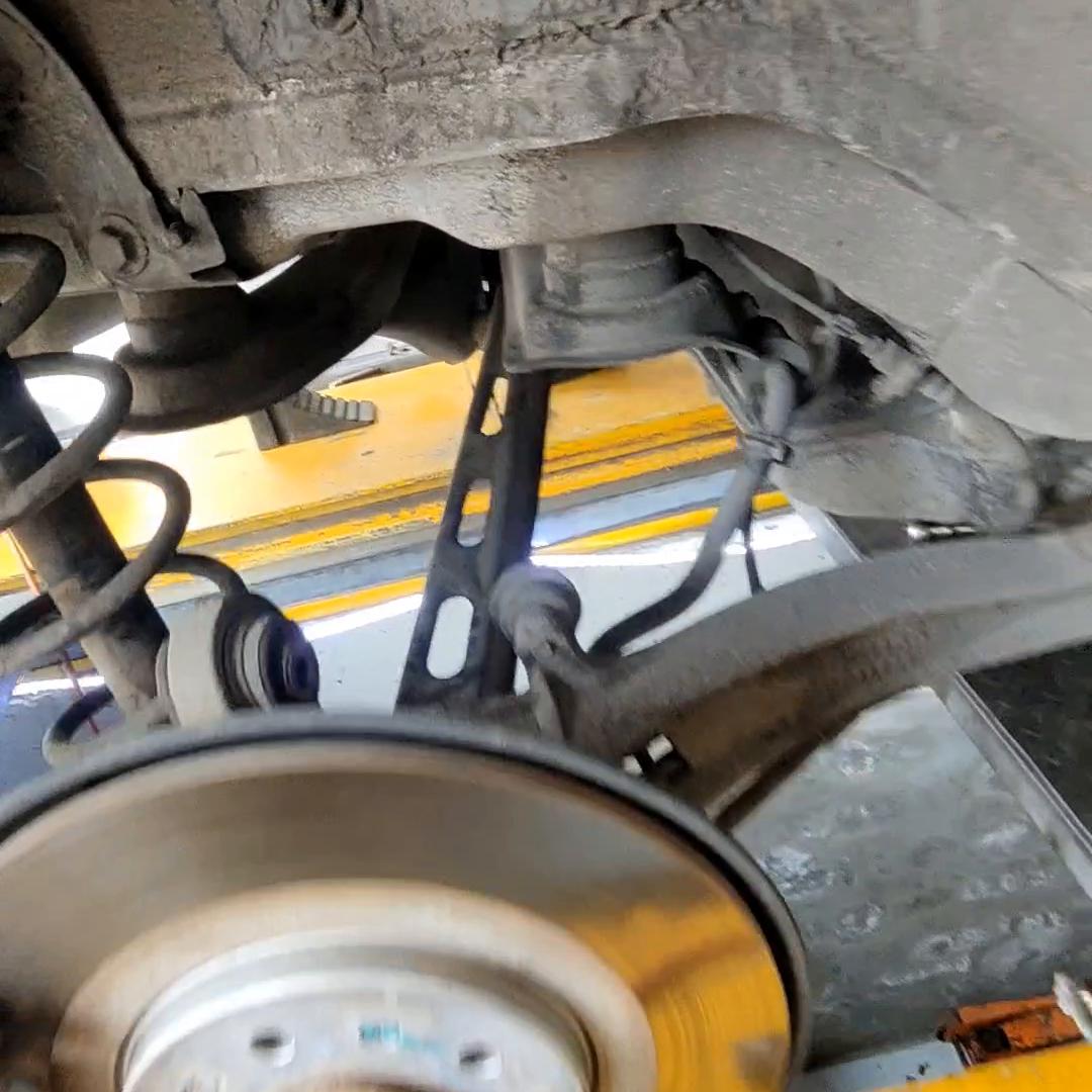 北京四轮定位名图,北京专业汽车四轮定位