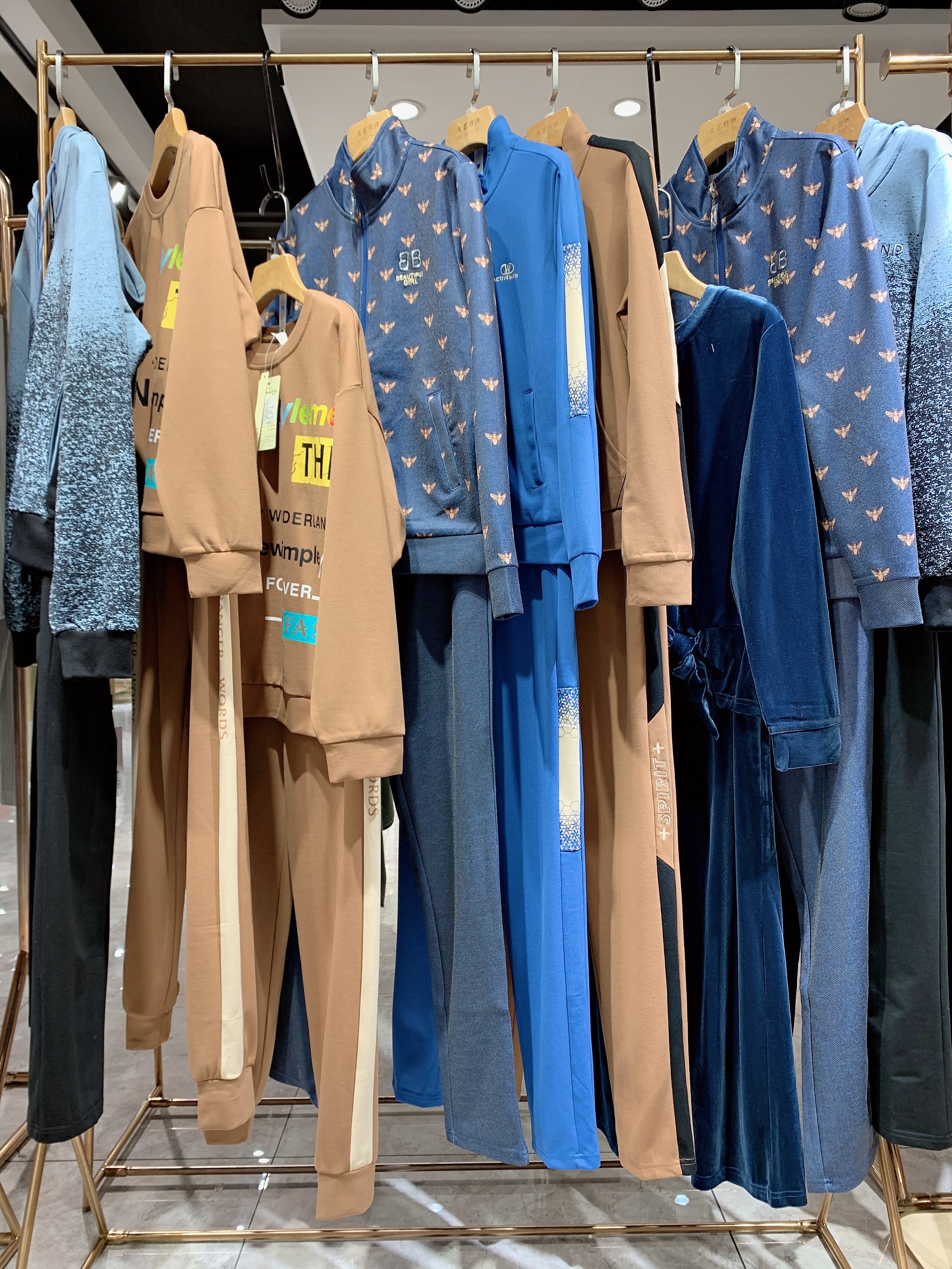 allyall艾利欧冬季新品,allyall艾利欧旗舰店的衣服贵吗