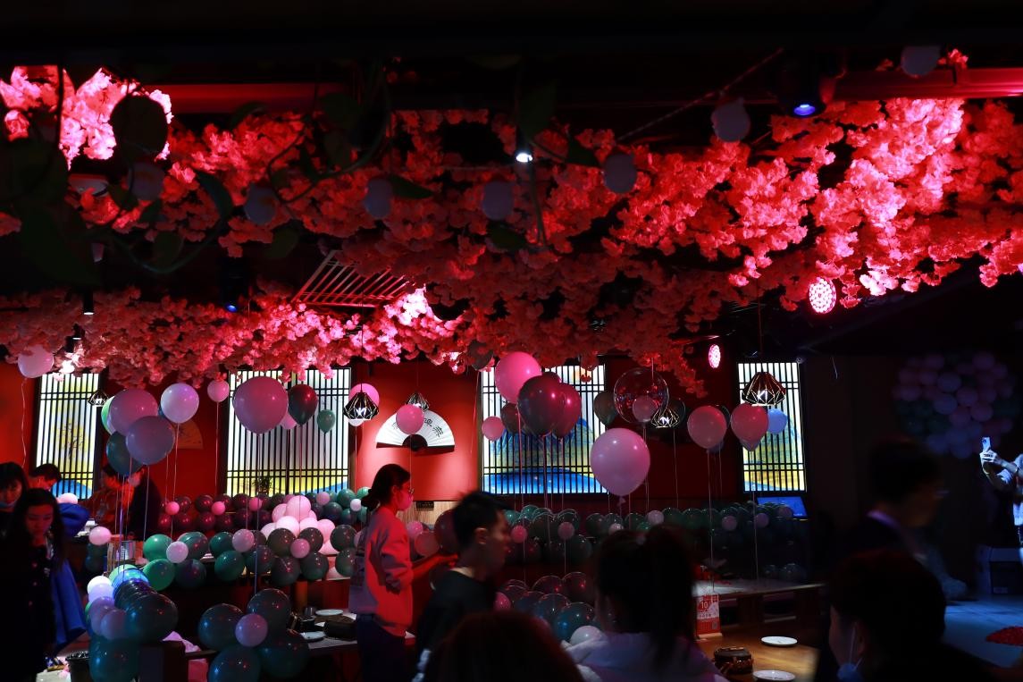 年轻人都喜欢开酒馆,年轻人喜欢开酒馆