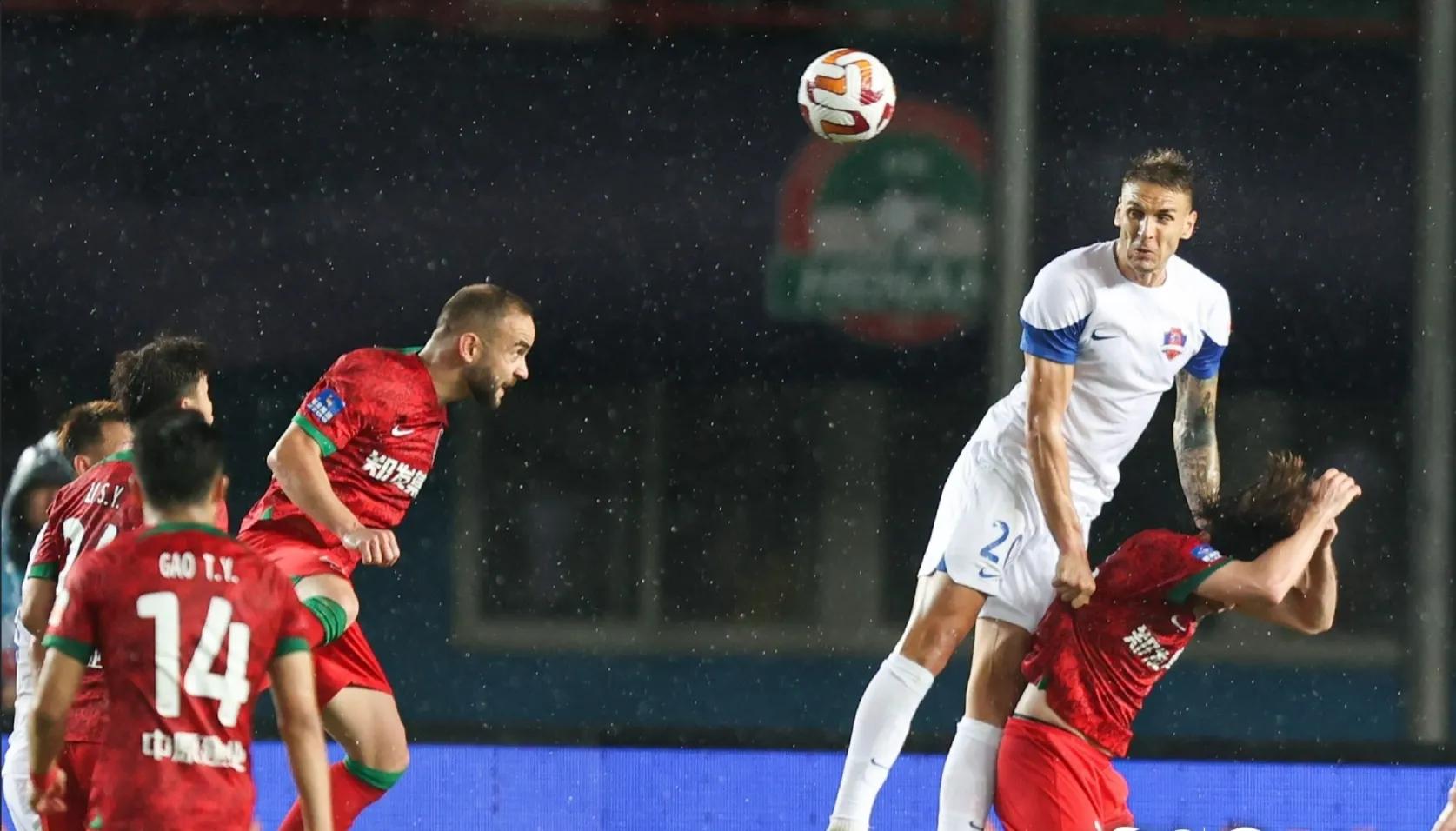 黄政宇泰山进球,黄政宇中超最佳球员