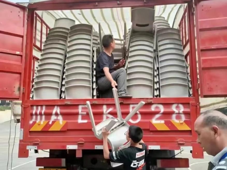 董宇辉现在在新东方的地位 (新东方董宇辉成名之路)