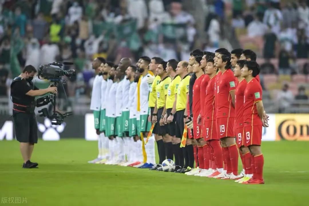 国足保平争胜,国足0-2阿曼李霄鹏