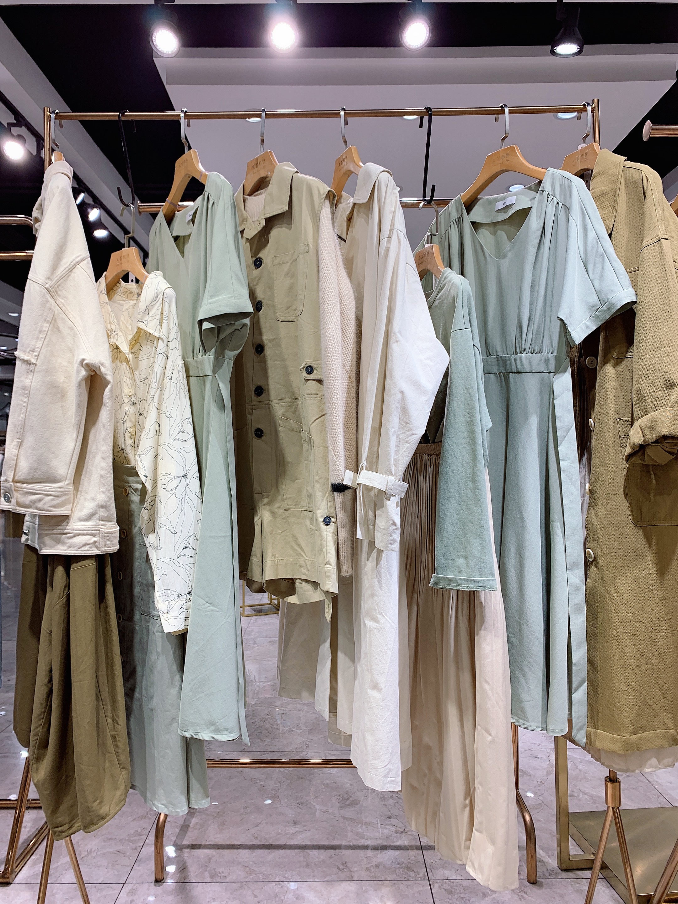 兰蔻卓雅正品女装秋装,兰蔻卓雅春夏装