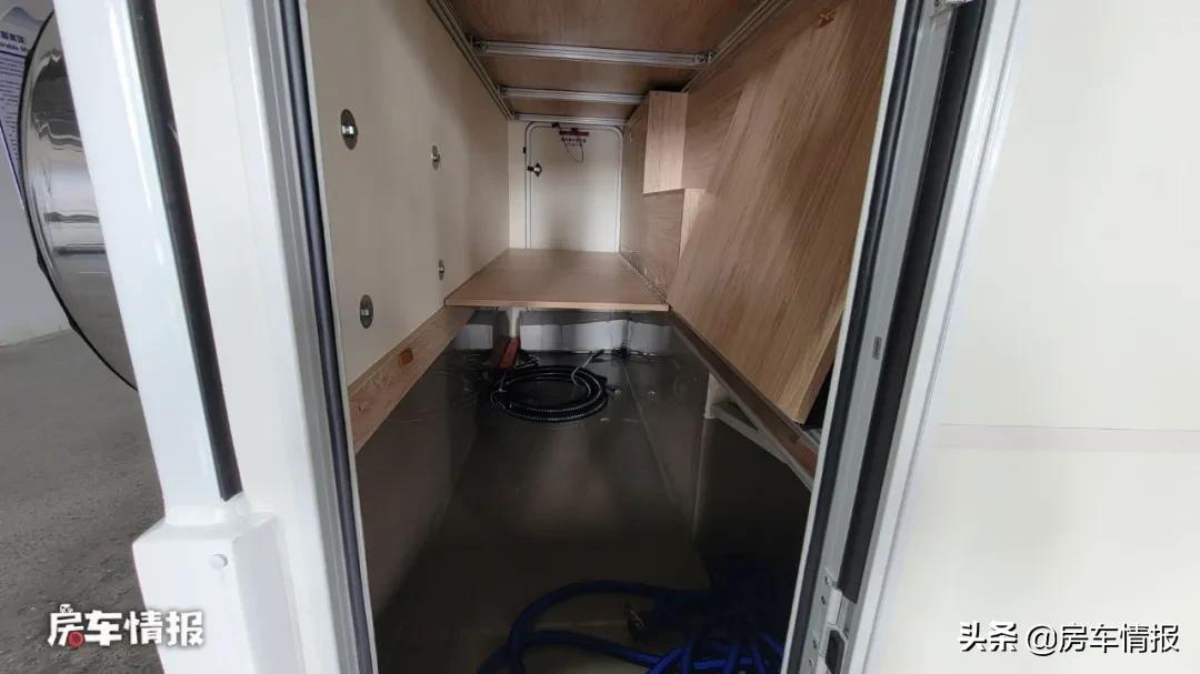 最新款国产六驱重型房车,国产6.5吨房车无拓展