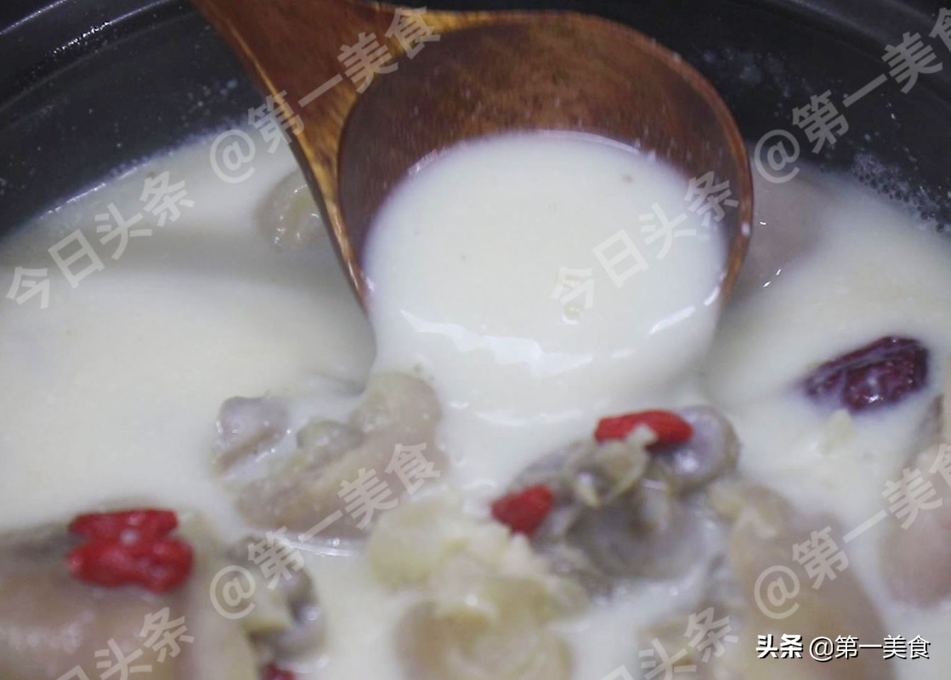 炖猪蹄怎么才软烂酥没有腥味呢,怎么炖猪蹄可以软烂香口