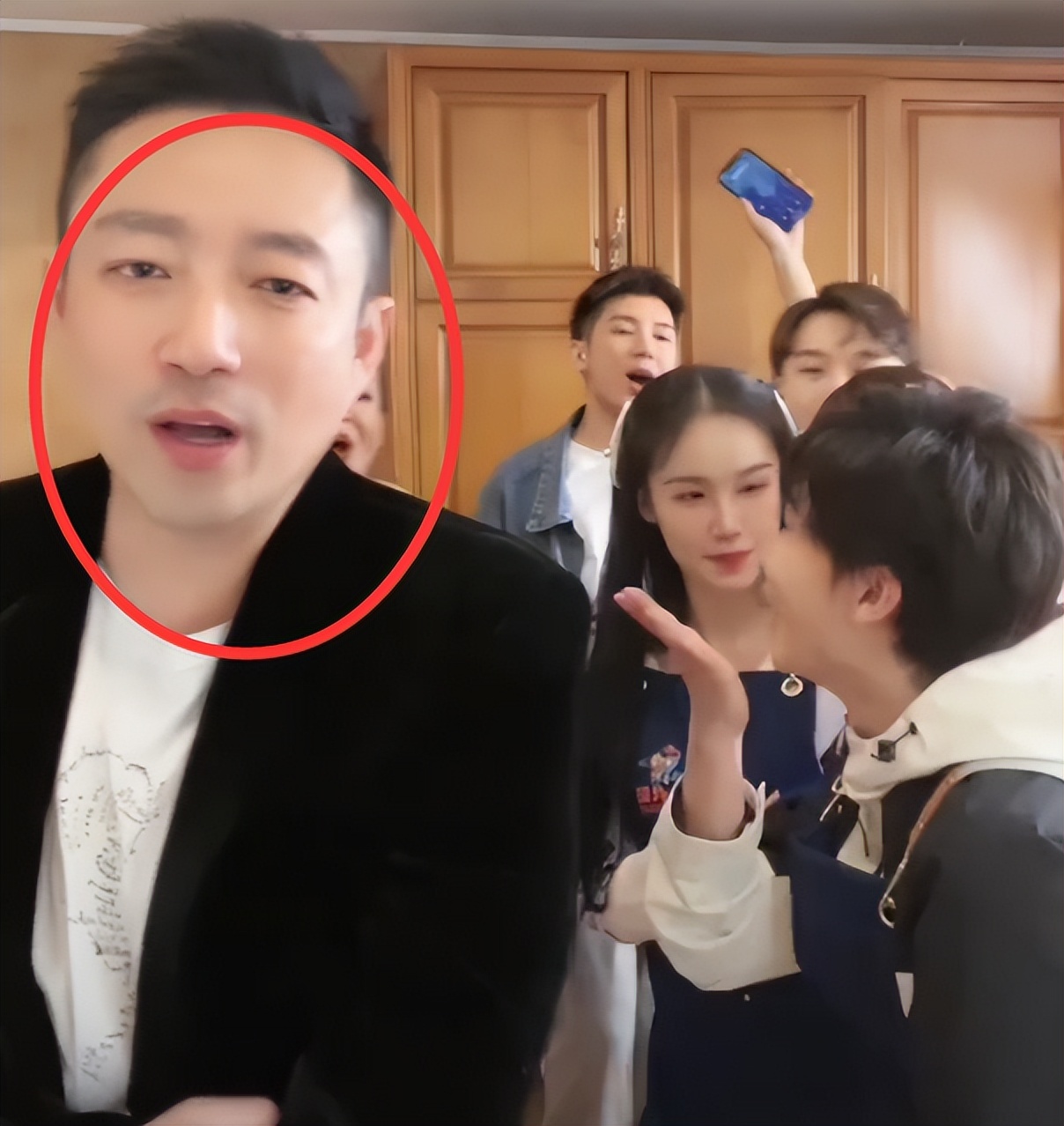 台媒曝汪小菲回台北大s,汪小菲直播间谈大s流泪